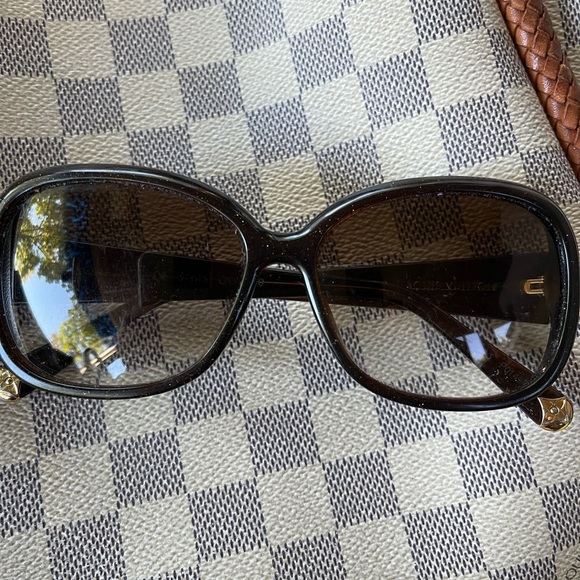 Louis Vuitton brown sunglasses - Picture 5 of 11